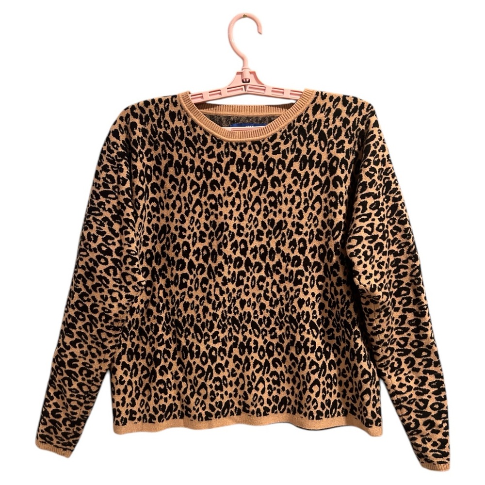 APT. 9 Women’s Sweater in Size Medium - Brown and Black Cheetah Print Design